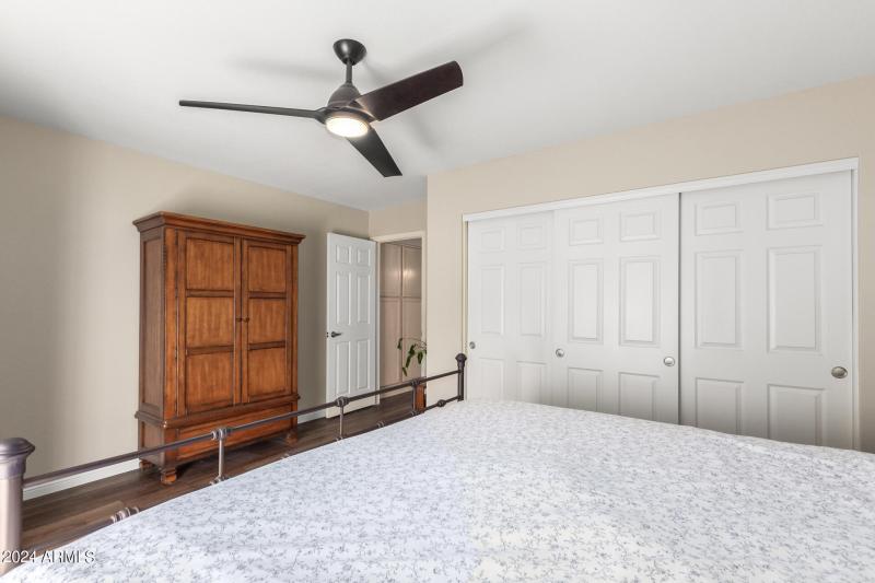 King-sized bedroom