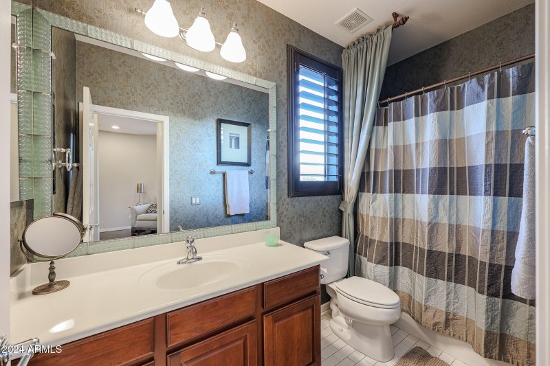 upstairs full bath #1