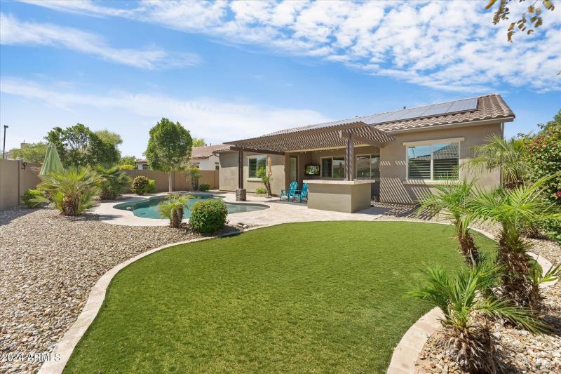 48-048-rear-exterior