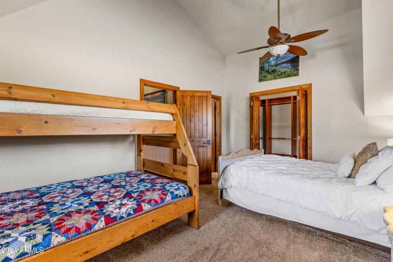 8950 W Antoinette Way-34