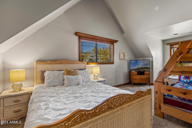 8950 W Antoinette Way-32