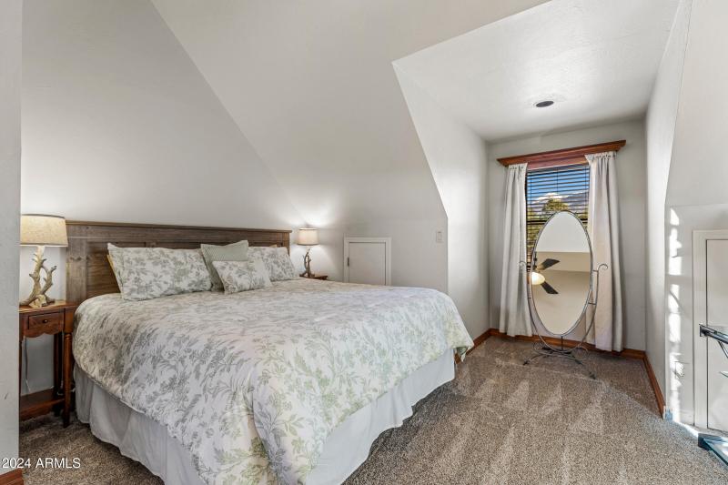 8950 W Antoinette Way-26