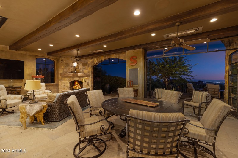 Bella Vita - 42383 N 111TH PL