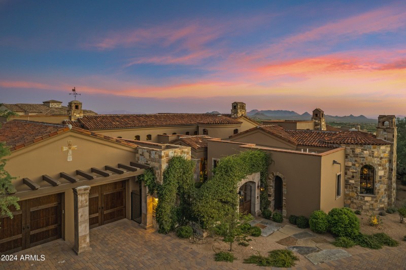 Bella Vita - 42383 N 111TH PL