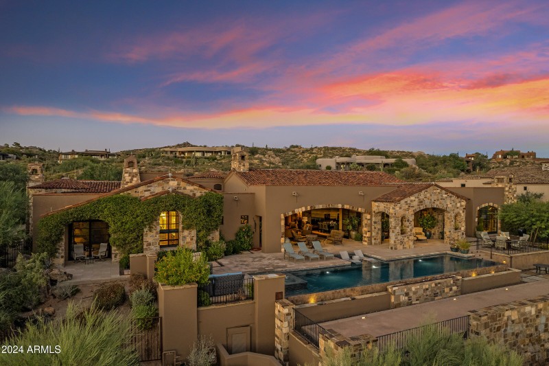 Bella Vita - 42383 N 111TH PL