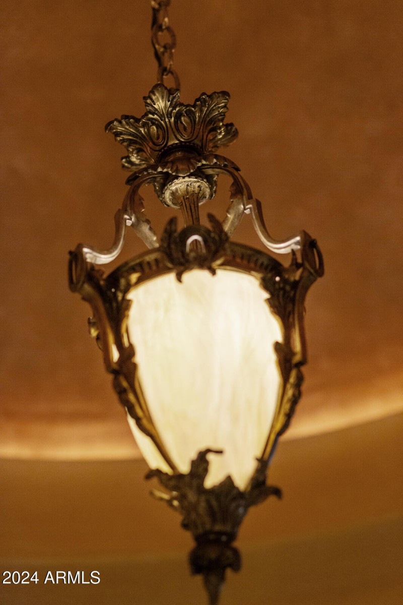 Bella Vita - 42383 N 111TH PL