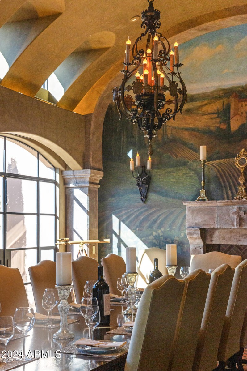 Bella Vita - 42383 N 111TH PL