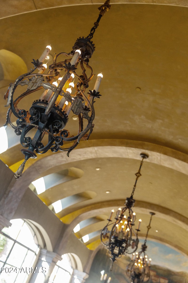 Bella Vita - 42383 N 111TH PL