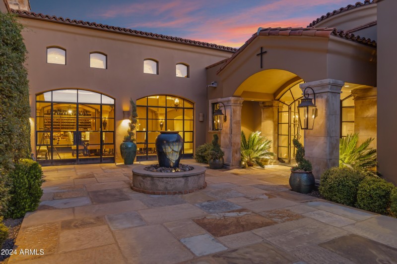 Bella Vita - 42383 N 111TH PL