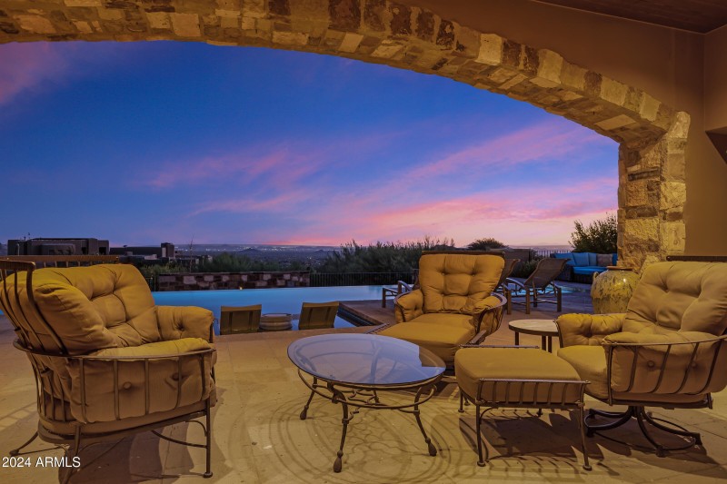 Bella Vita - 42383 N 111TH PL