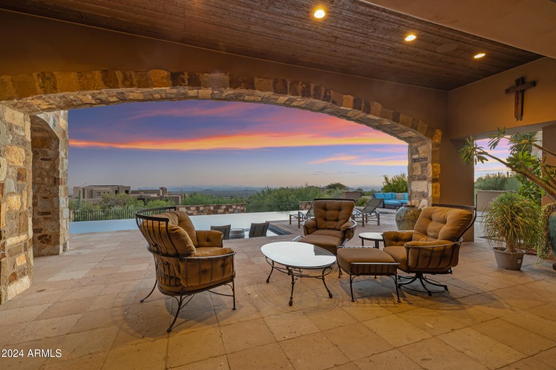 Bella Vita - 42383 N 111TH PL