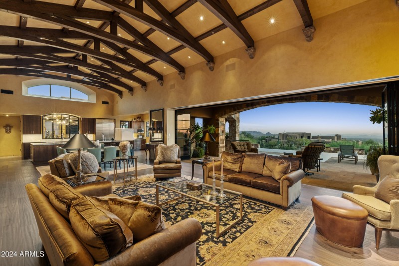 Bella Vita - 42383 N 111TH PL