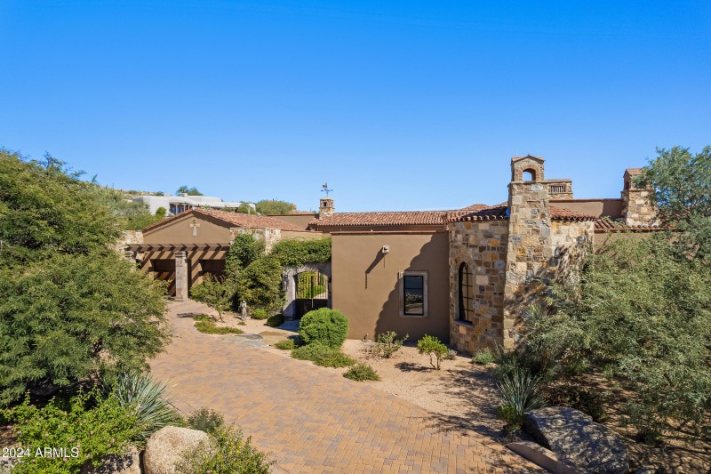 Bella Vita - 42383 N 111TH PL