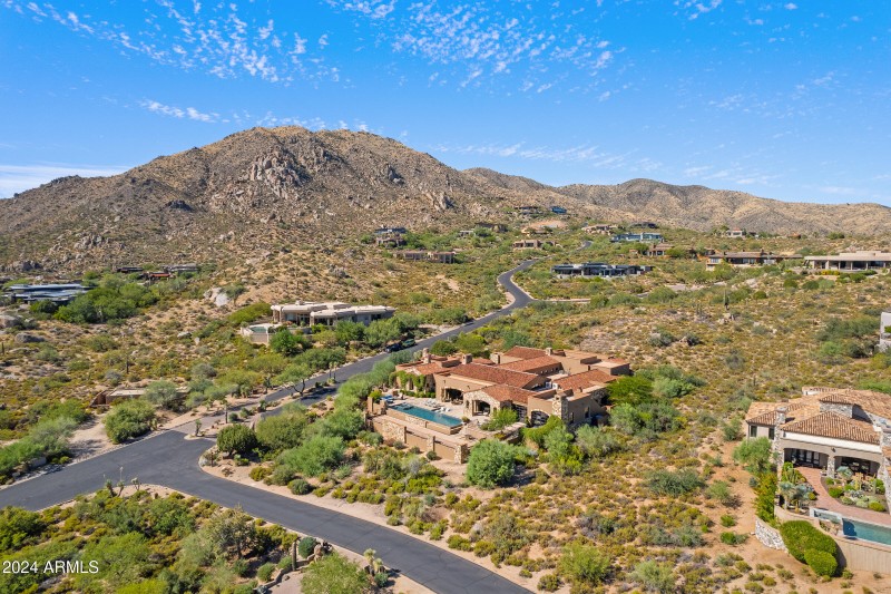 Bella Vita - 42383 N 111TH PL