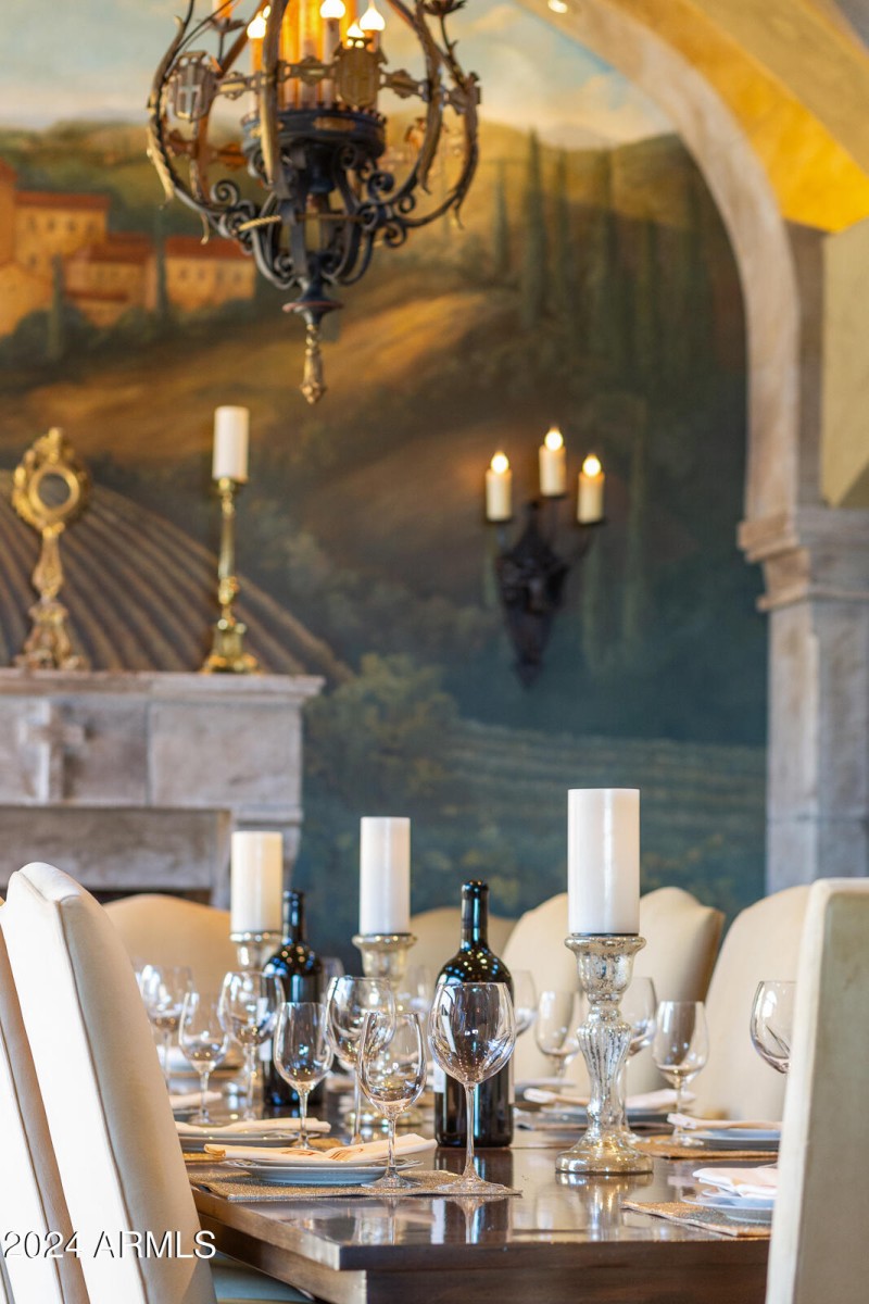 Bella Vita - 42383 N 111TH PL