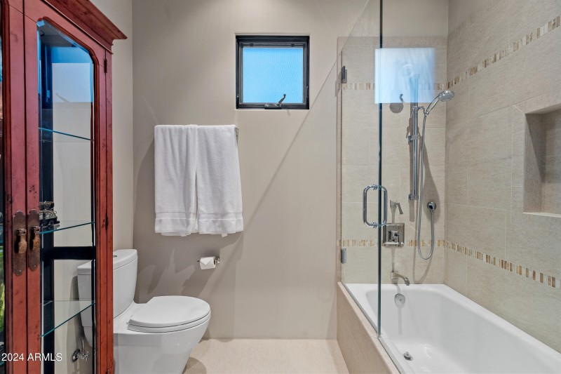 Bella Vita - 42383 N 111TH PL