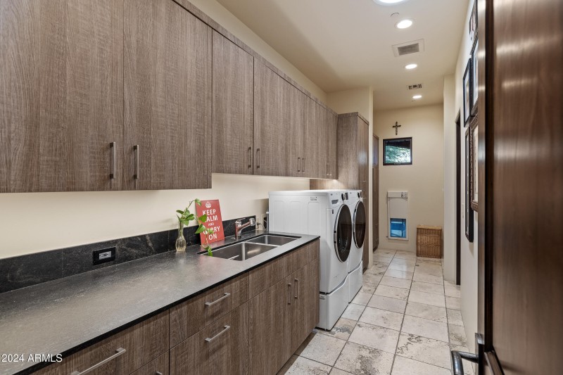 Bella Vita - 42383 N 111TH PL