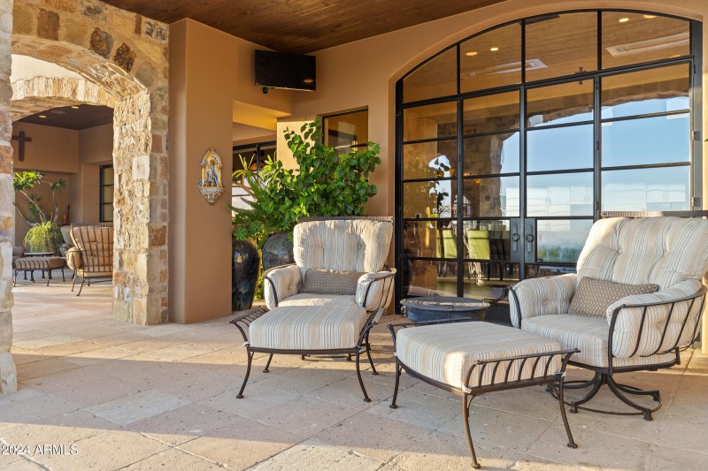 Bella Vita - 42383 N 111TH PL