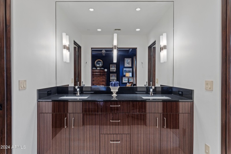 Bella Vita - 42383 N 111TH PL