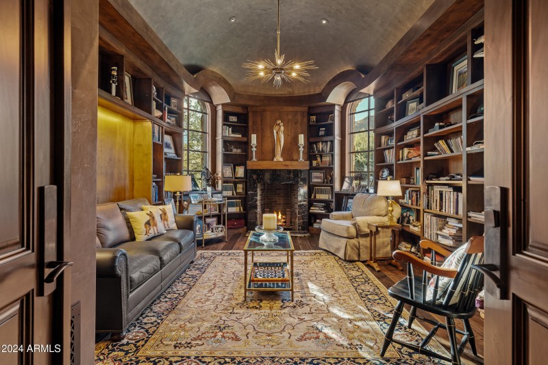 Bella Vita - 42383 N 111TH PL