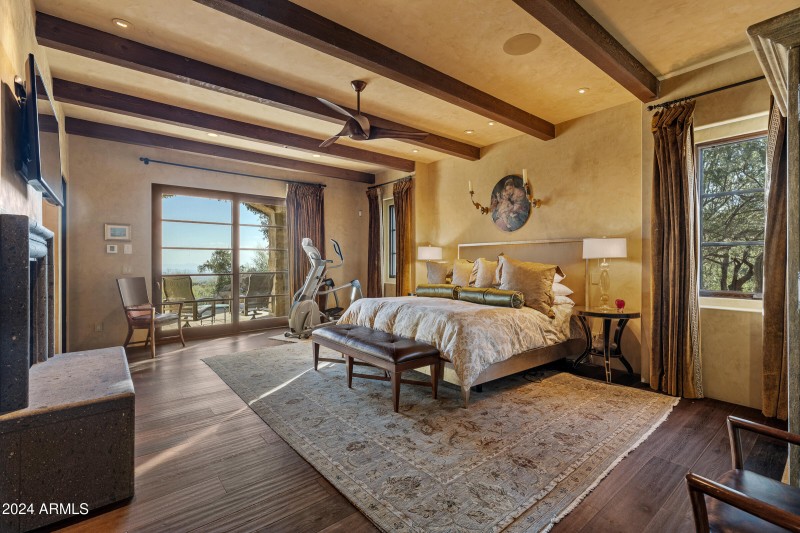 Bella Vita - 42383 N 111TH PL