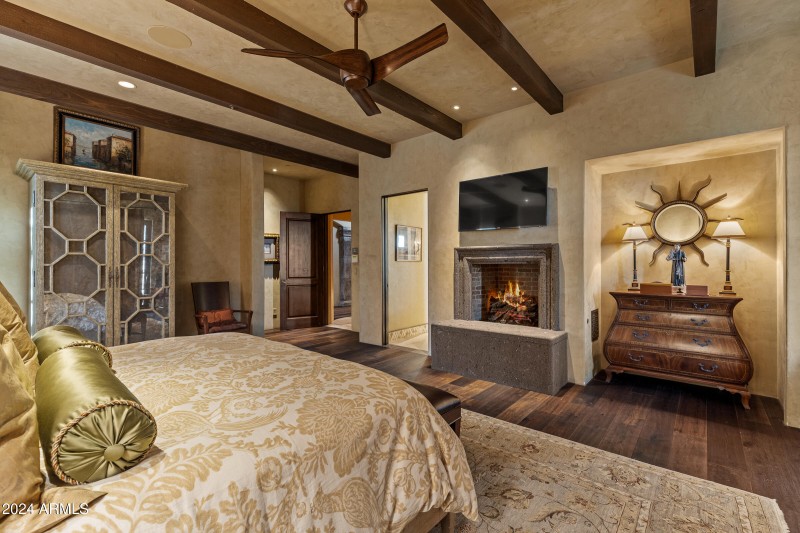 Bella Vita - 42383 N 111TH PL