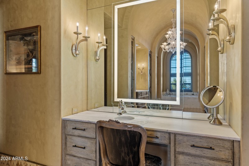 Bella Vita - 42383 N 111TH PL