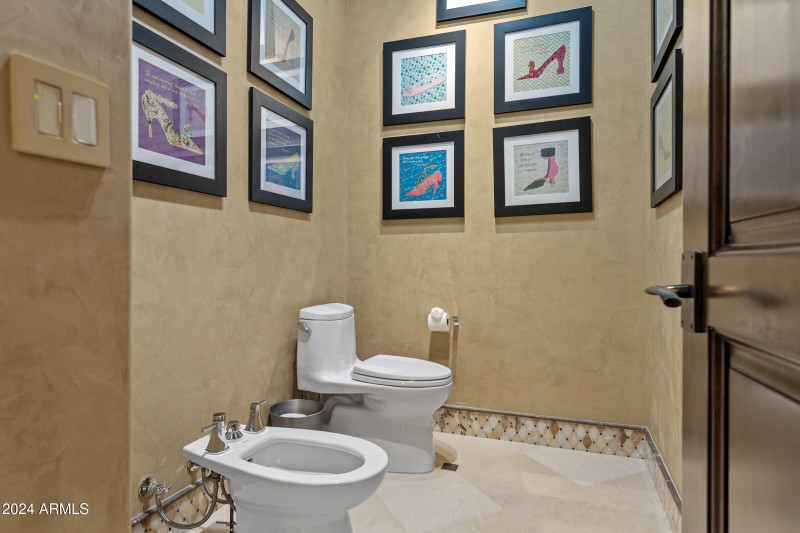 Bella Vita - 42383 N 111TH PL