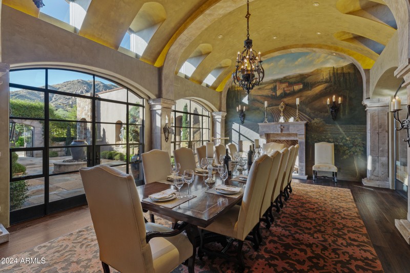 Bella Vita - 42383 N 111TH PL