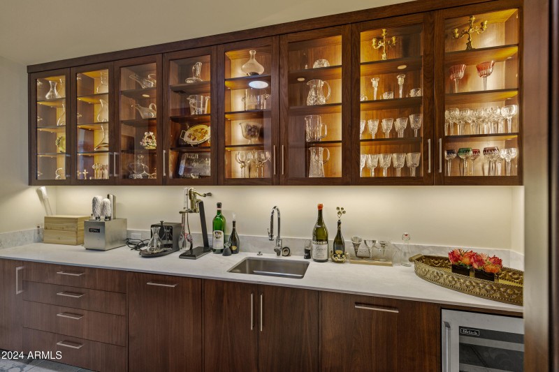 Bella Vita - 42383 N 111TH PL