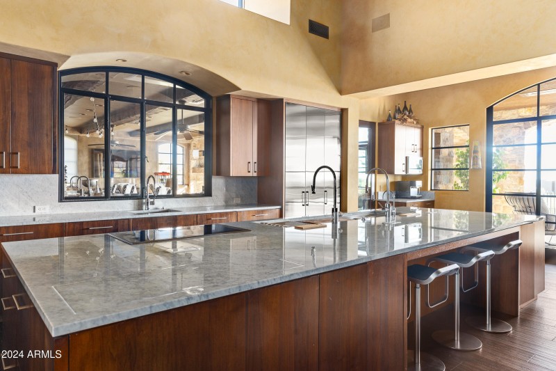 Bella Vita - 42383 N 111TH PL