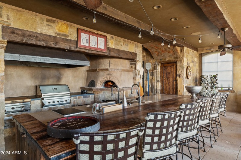 Bella Vita - 42383 N 111TH PL