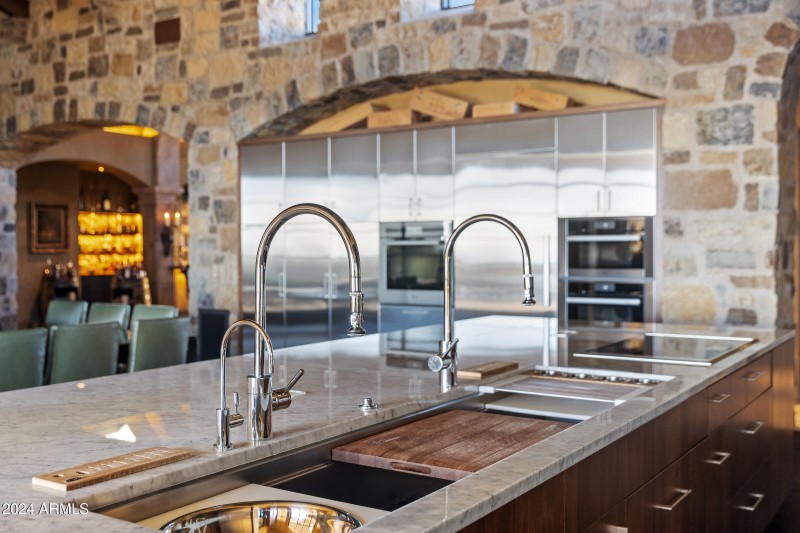 Bella Vita - 42383 N 111TH PL