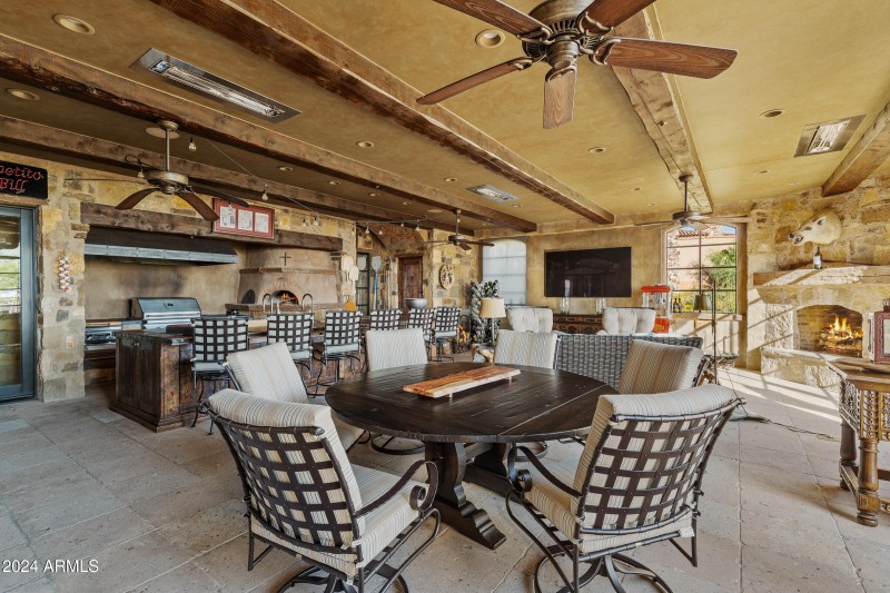 Bella Vita - 42383 N 111TH PL