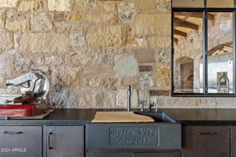 Bella Vita - 42383 N 111TH PL