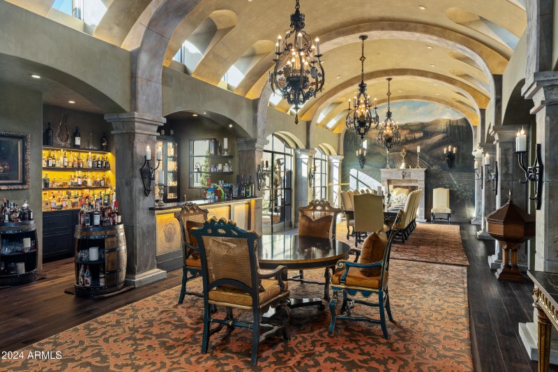 Bella Vita - 42383 N 111TH PL