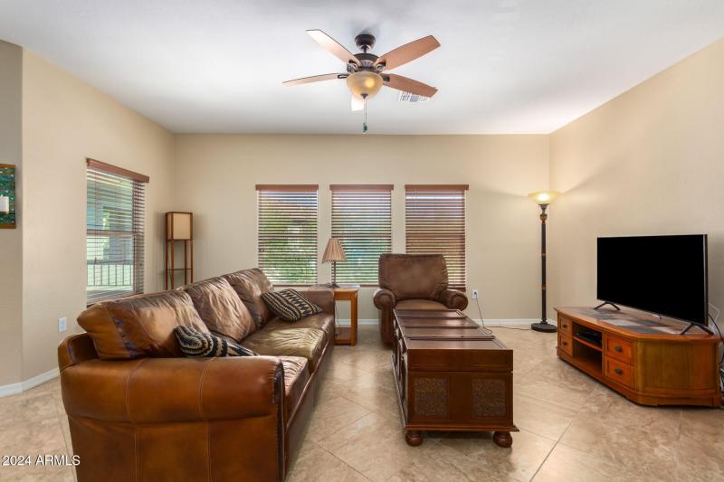 0008-08 - Dove Lakes 33575