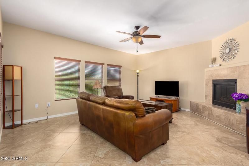 0009-10 - Dove Lakes 33575