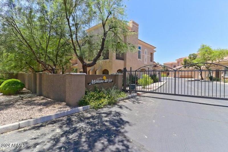 Private Entrance Gate