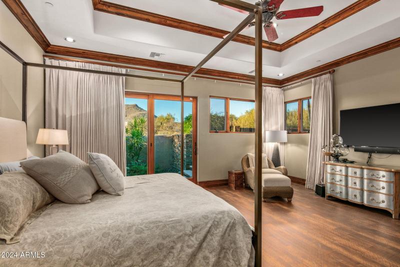 52-web-or-mls-Primary Suite Views