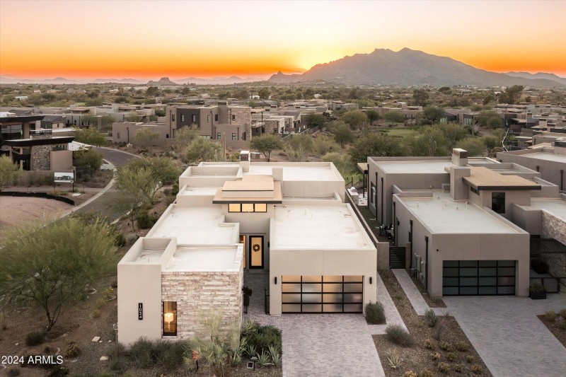 03-37200NCaveCreekRdUnit1034-3