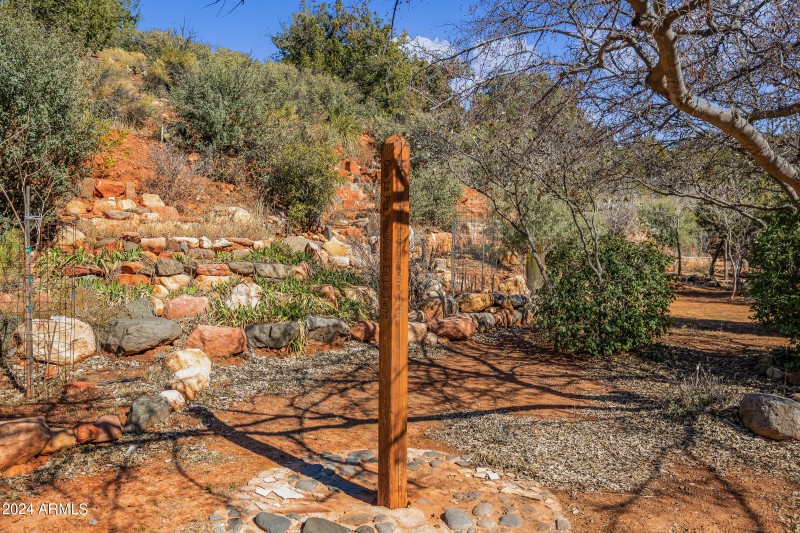 333 Schnebly Hill Rd-12