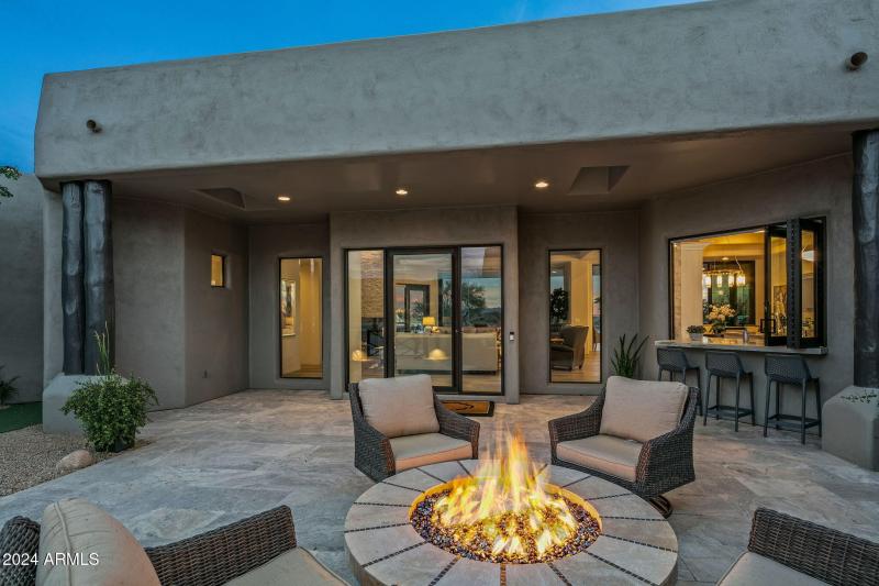 004_Entry Courtyard Firepit