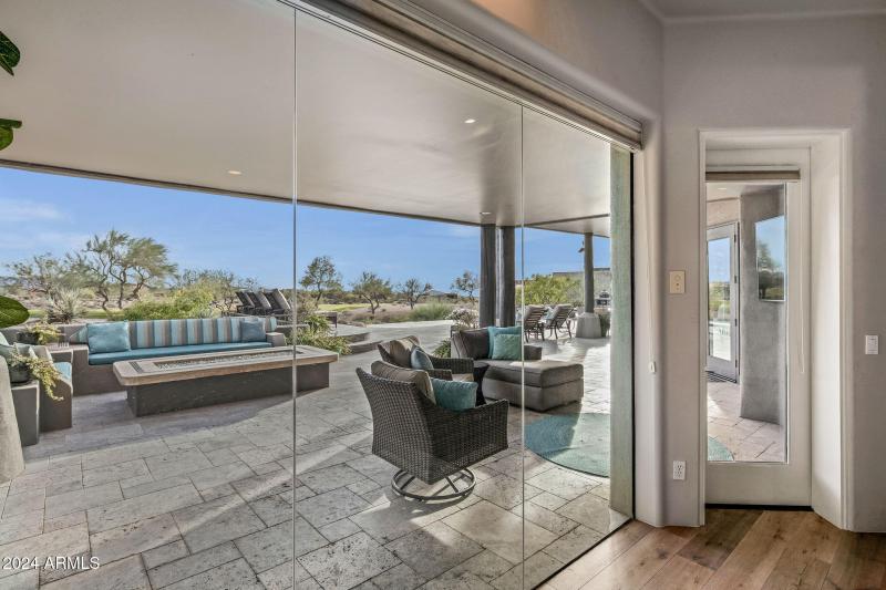 018_Master Sitting Views