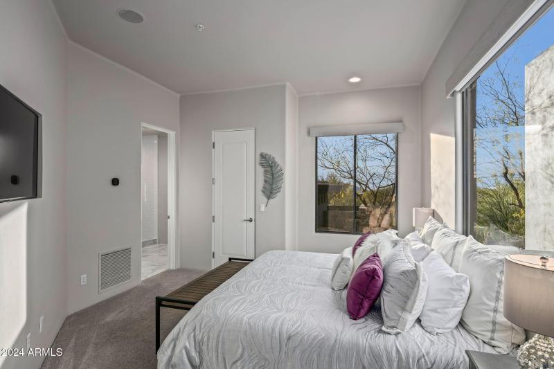 025_Guest Bedroom Ensuite 2