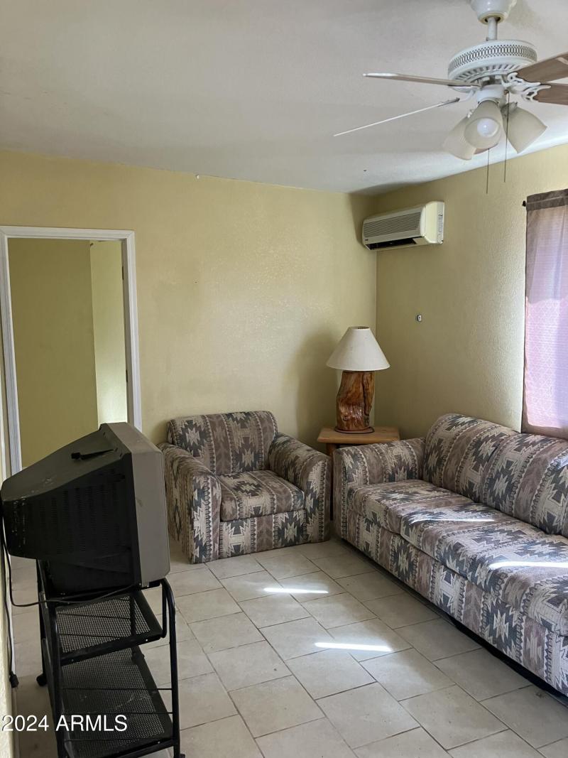 E959771C-3673-4EA9-AB5D-2F2B890381A8