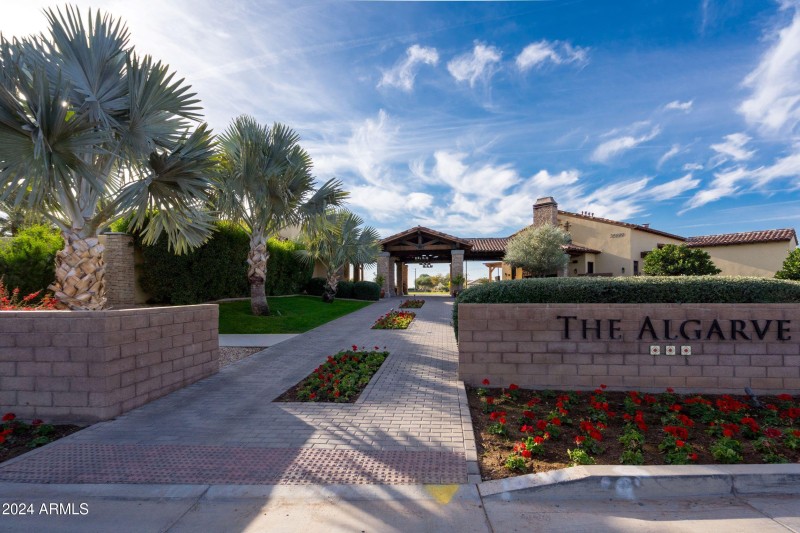 089-Encanterra Community