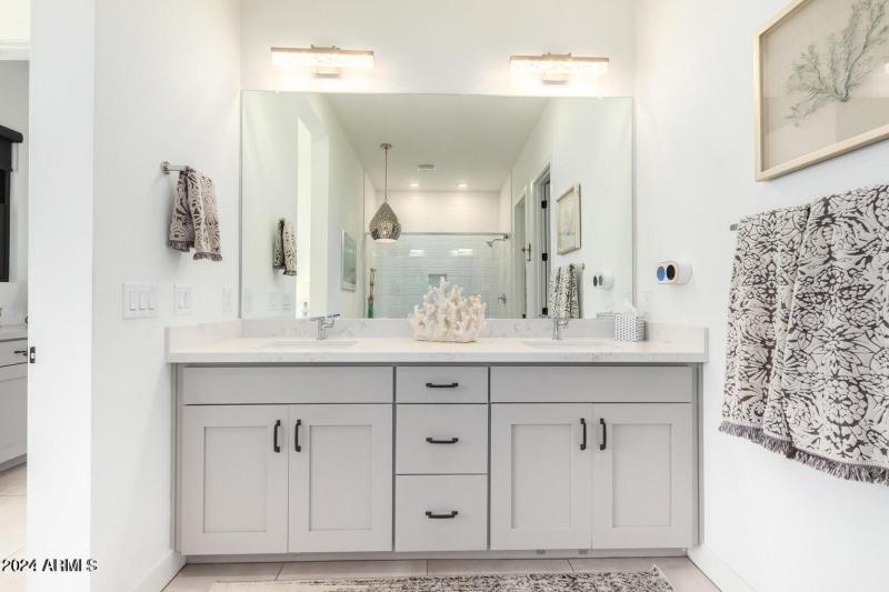 24062 N 123rd Wy Mstr Bth