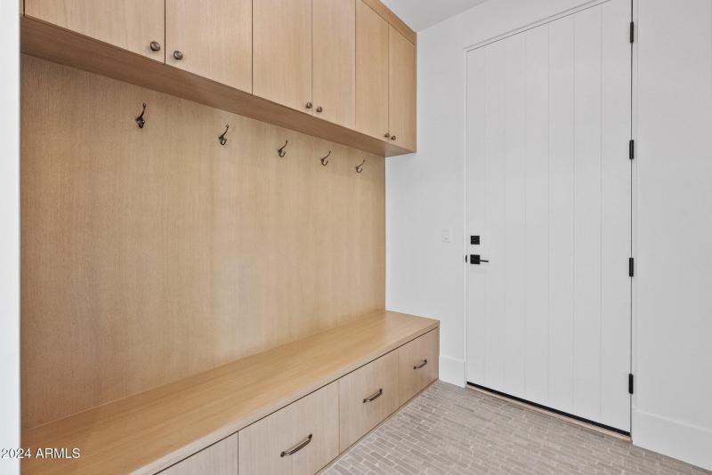 60-web-or-mls-A7S09315