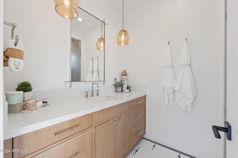 70-web-or-mls-A7S09080